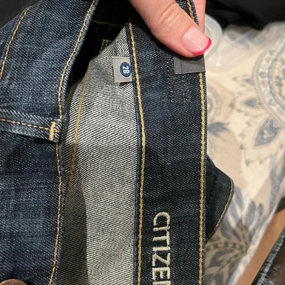 Citizens of Humanity fab bootcut jeans. Low waist and great condition. Size 28 - Picture 5 of 5